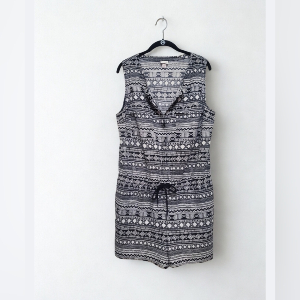Black And White Merona Romper Shorts WITH POCKETS Size XL